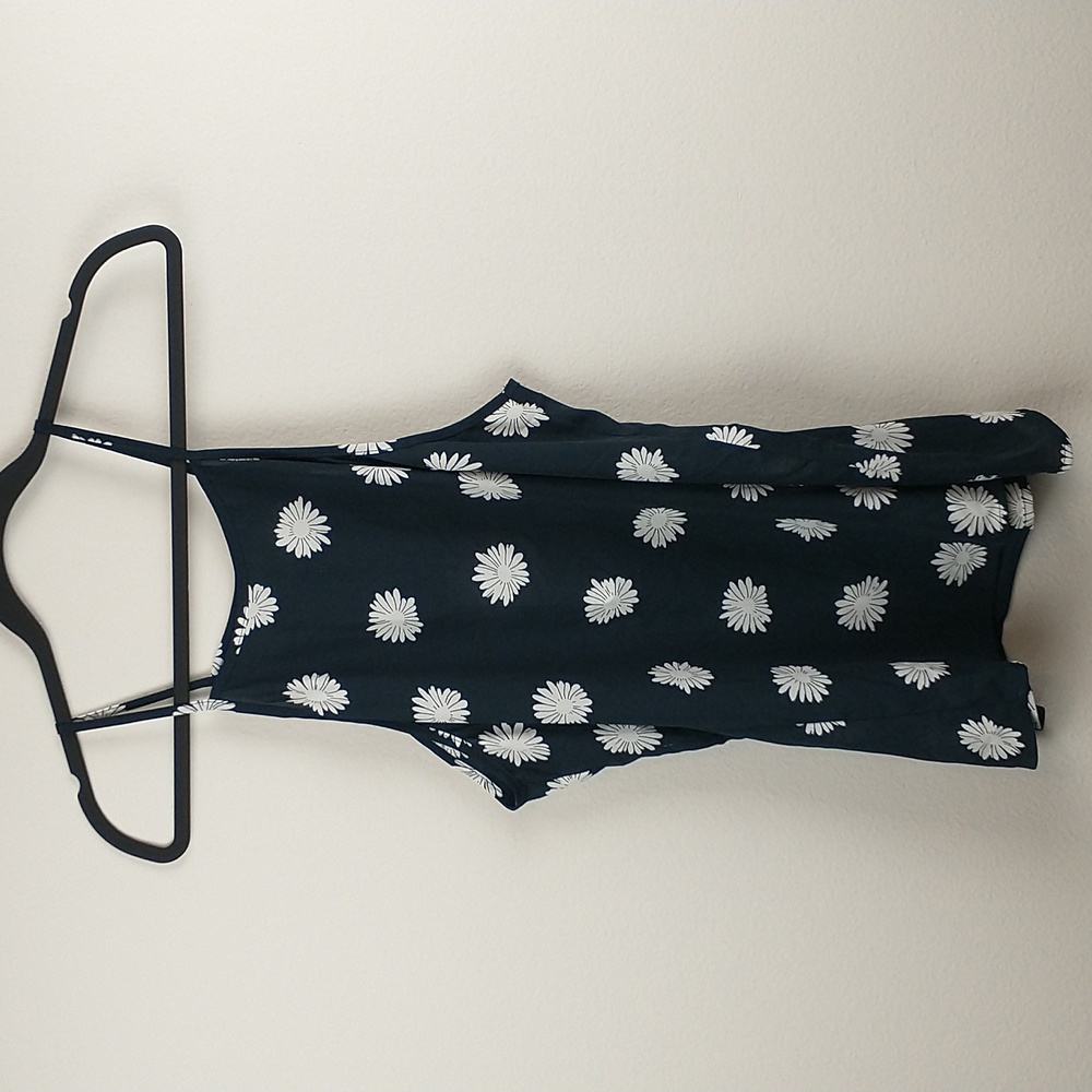 NEW Cabi Petal Daisy Print Square Neck Sleeveless Tank Top Medium 6104